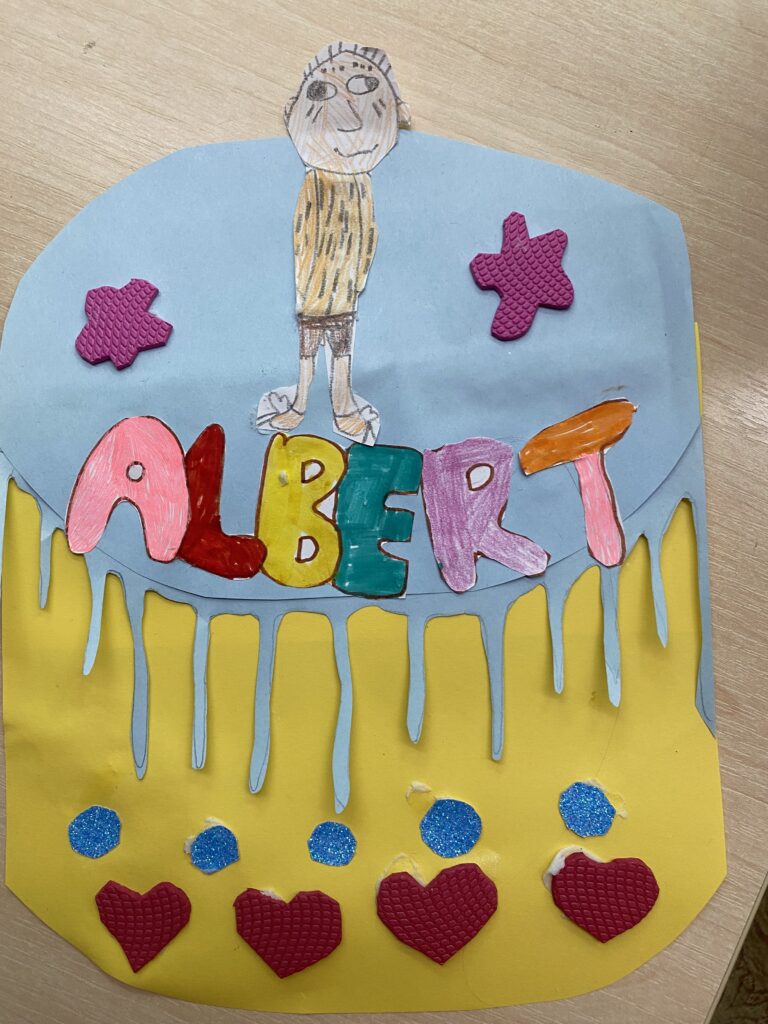 Tort urodzinowy Alberta wykonany przez dzieci z grupy "Słoneczka".