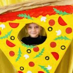 Dziewczynka w fotobudce pizzy