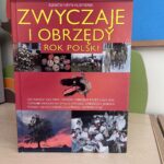 Książka "Zwyczaje i obrzędy"