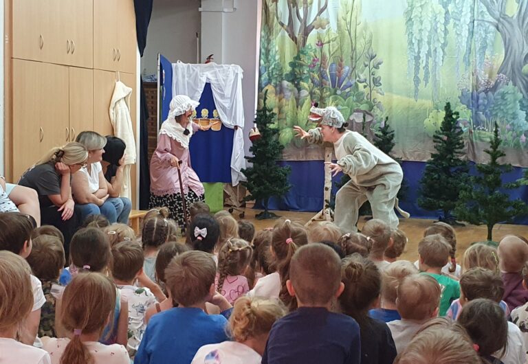 Przedstawienie teatralne Czerwony Kapturek